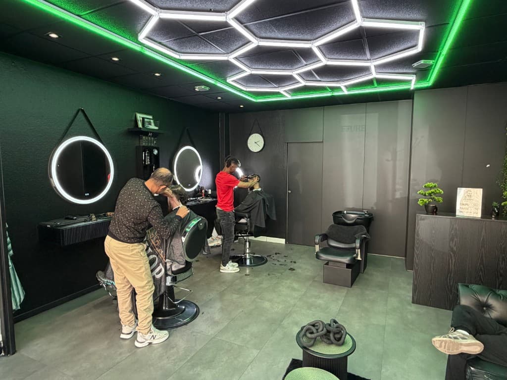 Intérieur du salon de coiffure